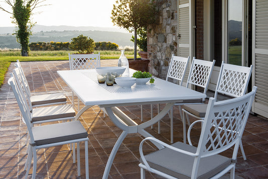 Bellini makes debut in outdoor category