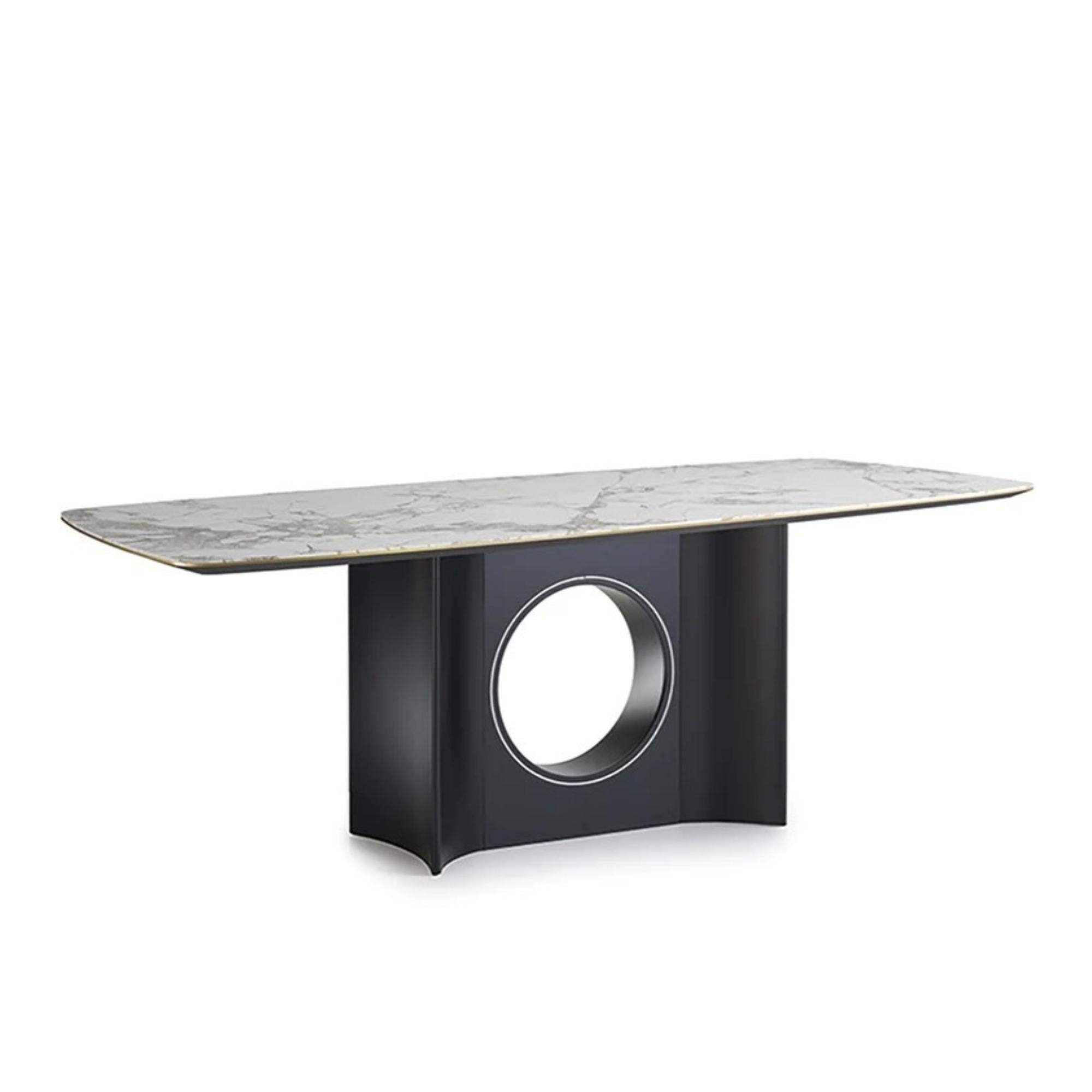 Eclisse Dining Table